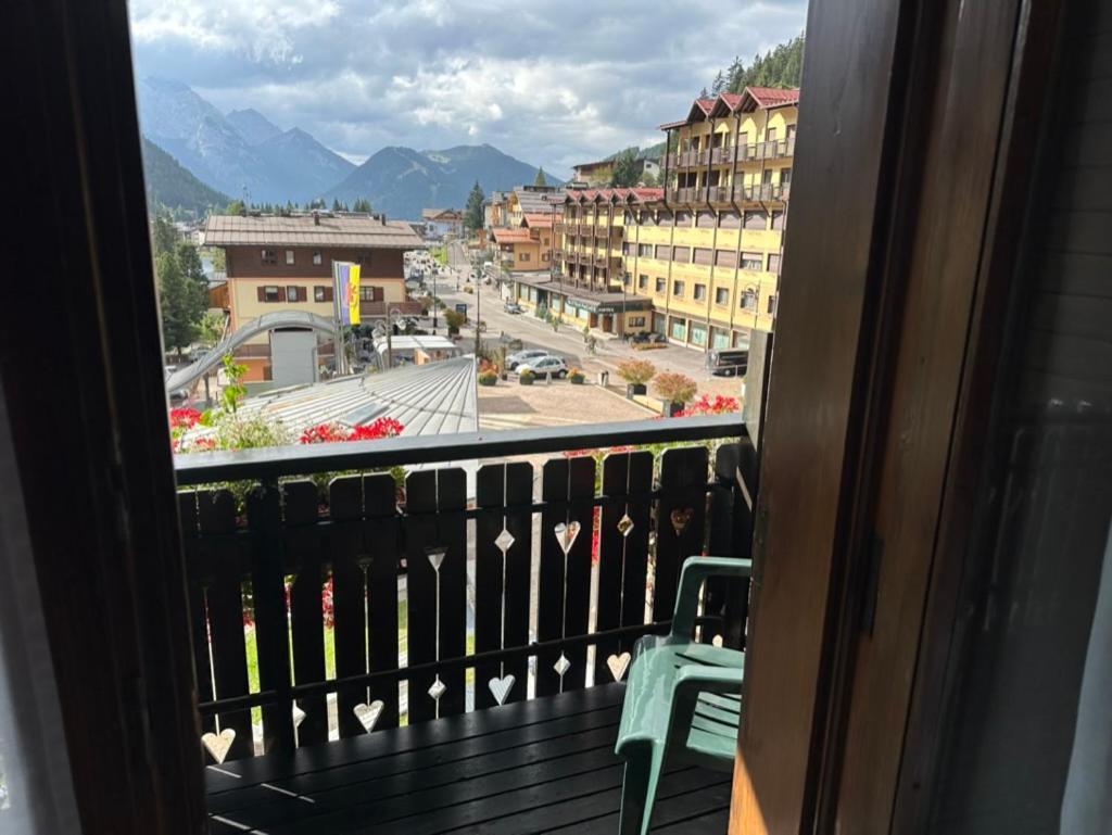 Hotel Garni St. Hubertus Madonna di Campiglio Exterior photo