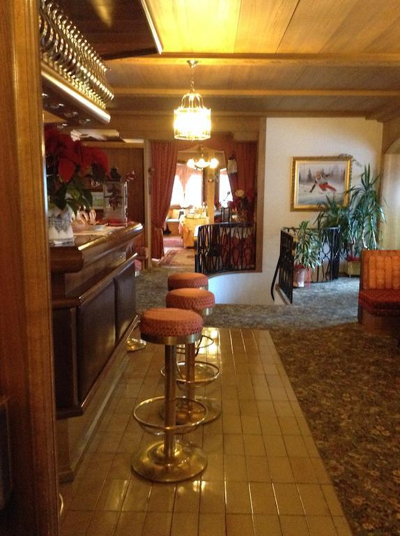 Hotel Garni St. Hubertus Madonna di Campiglio Exterior photo