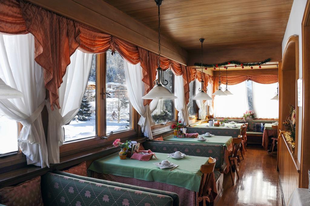 Hotel Garni St. Hubertus Madonna di Campiglio Exterior photo